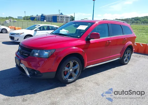 2016 Dodge Journey Crossroad z USA, uszkodzony, nr VIN 3C4PDCGBXGT107257